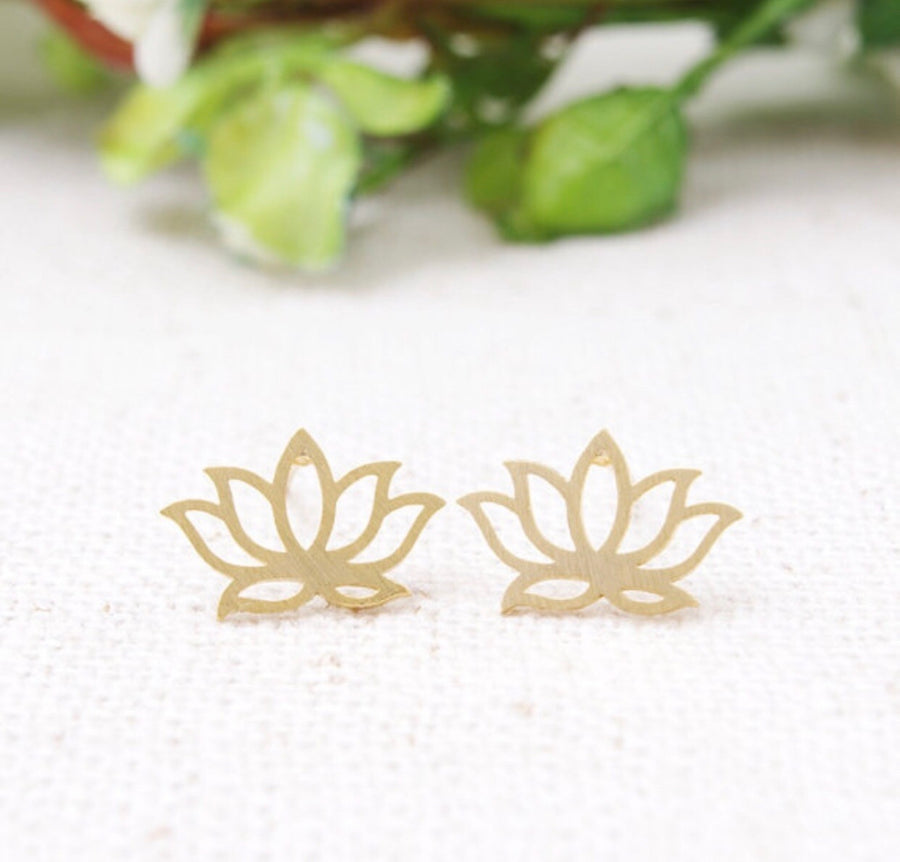 TAMARA - Dainty Golden Lotus Earrings