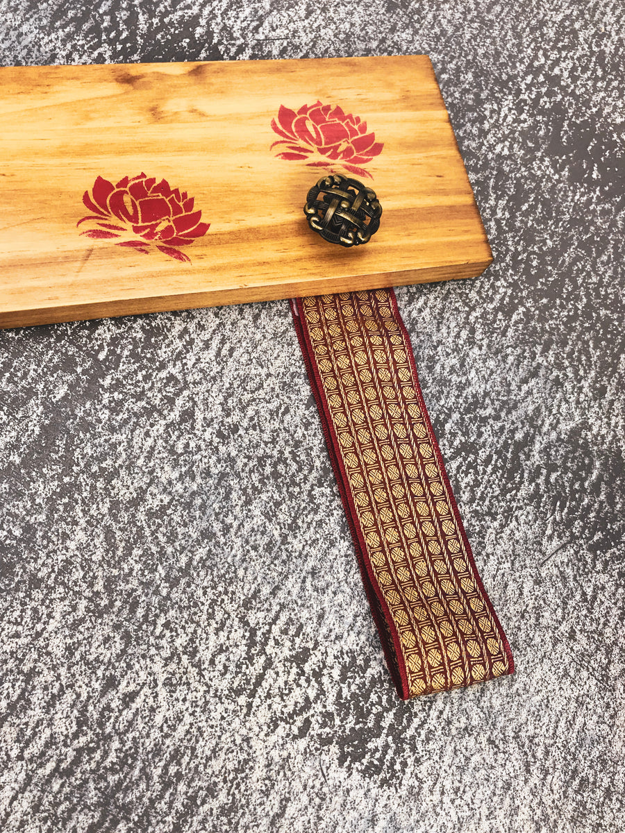Lotusandaire Yoga Mat Holder